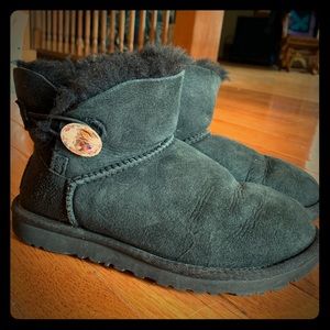 Short Black Uggs with Gemstone button, size 5
